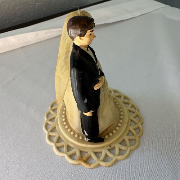 Vintage Wedding Cake Topper Bride & Groom Plastic w Mesh Dress & Veil Tuxedo - Picture 4 of 6